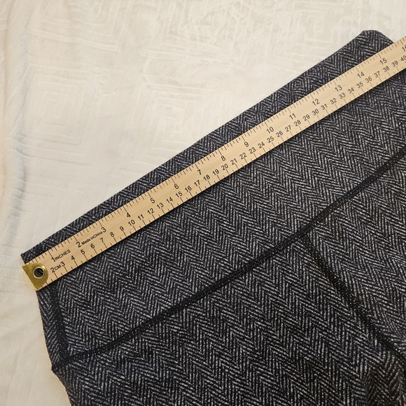 Lululemon Athletica Black and Gray Leggings - Picture 5 of 12